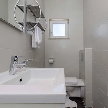In 34977 Apartment *